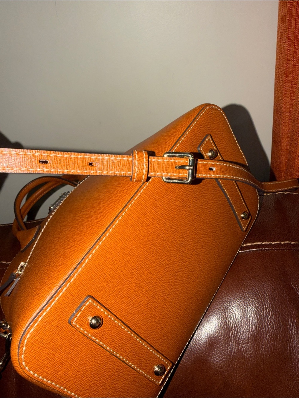 ‼️Dooney & Bourke Domed Leather Satchel Crossbody Bag - Picture 8 of 11